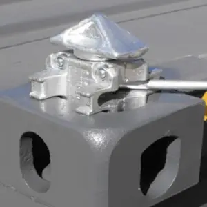 Twistlocks für Container – mieten oder kaufen